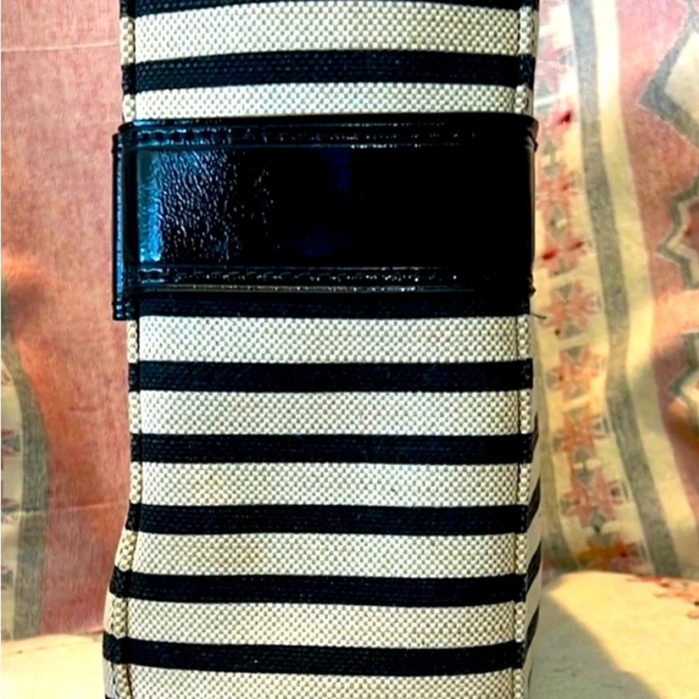 Kate Spade New York Villabella Fabric Quinn Bag Creme and black striped CUTIE!